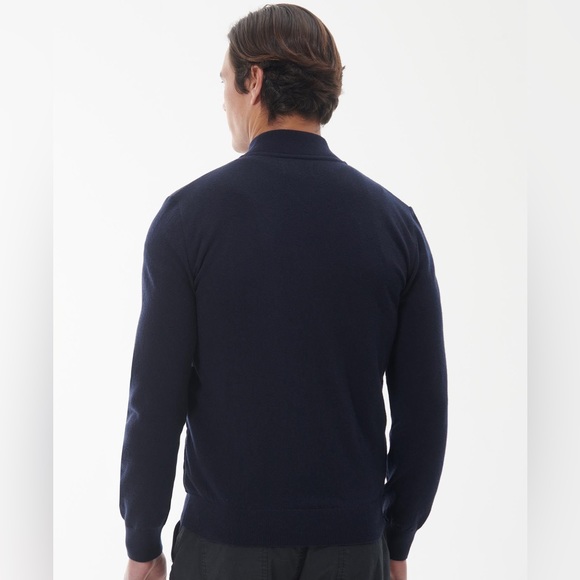 NWTs Barbour Men’s Essential Box Quilted Zip-Thru Jacket. Navy - Picture 7 of 9